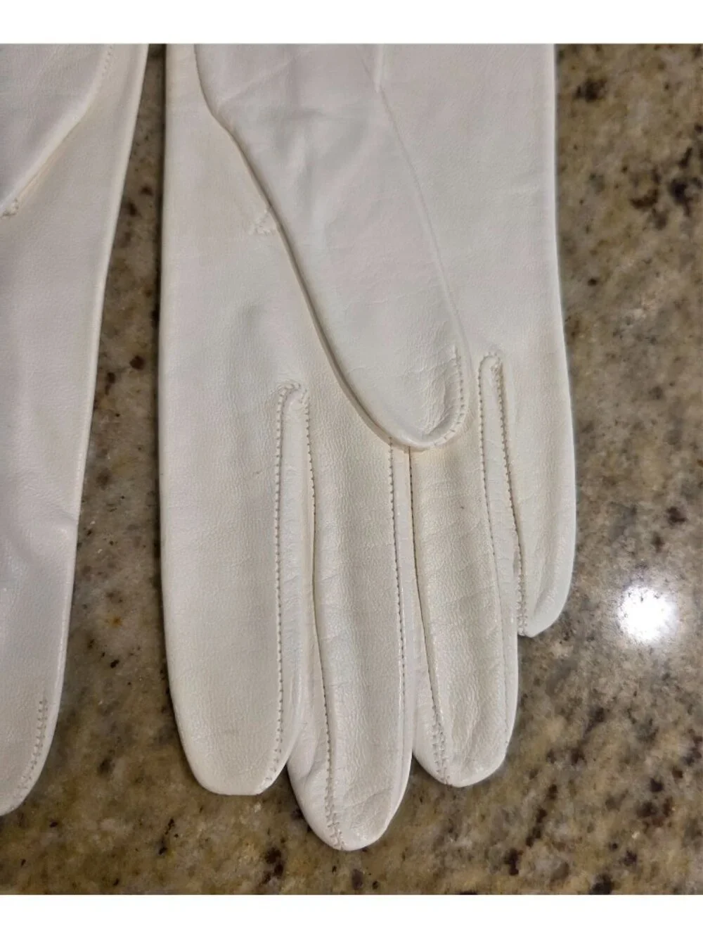 Vintage Womens Size S 6.5 White Leather Formal Gloves Embroidered Flower Dainty